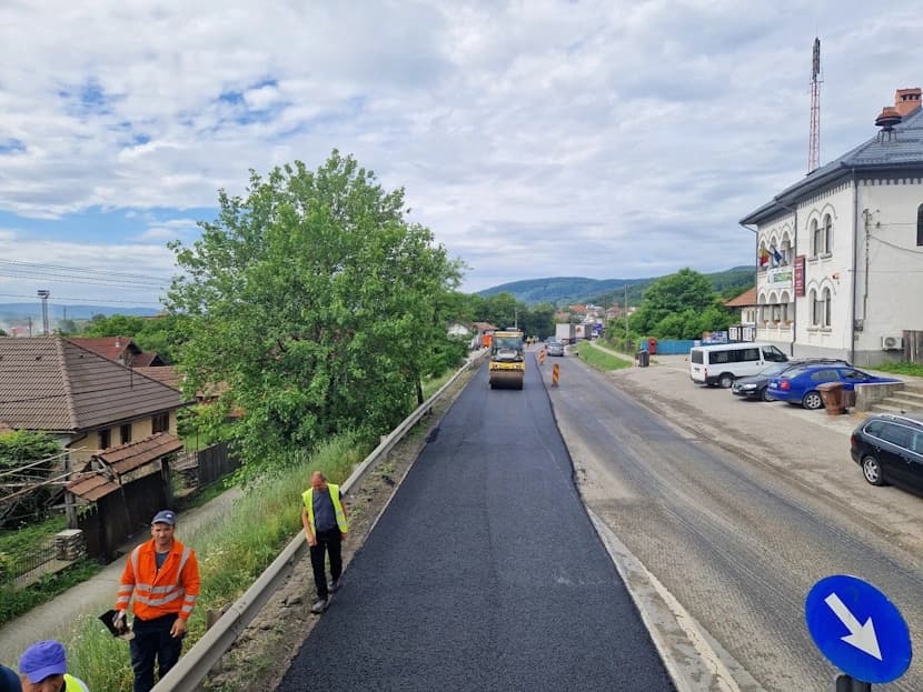Trafic restricționat la Călimănești, Bujoreni, Slătioara, Păscoaia și alte tronsoane!