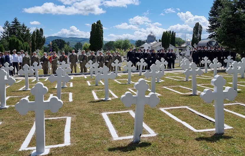  Ceremonie Militară Impresionantă la Monumentul Cetățuia din Cimitir