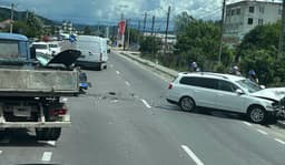  Coliziune între două mașini pe 4 benzi