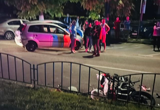  Motociclist tânăr rănit grav sâmbătă seara în urma unei manevre eronate pe bulevard.