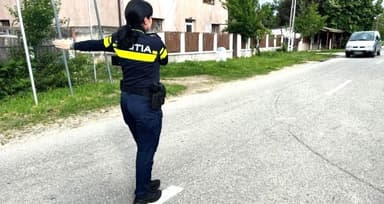  Mașini oprite și șoferi amendați pentru siguranța rutieră în Râmnicu Vâlcea!