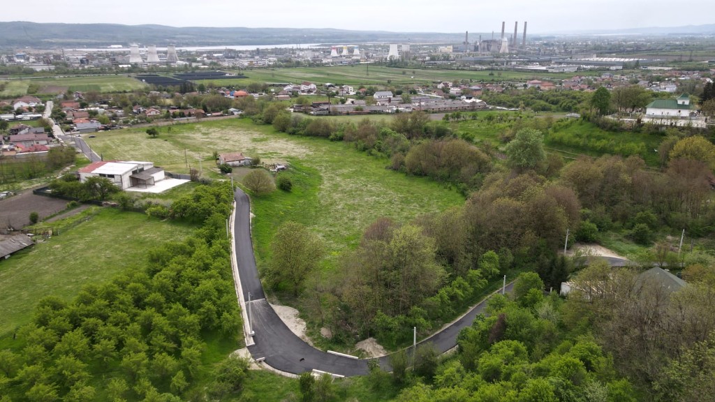 FOTO. DADP și-a făcut „cartier general” în Căzănești: strada Săveasca a fost asfaltată și se pregătește strada Socului
